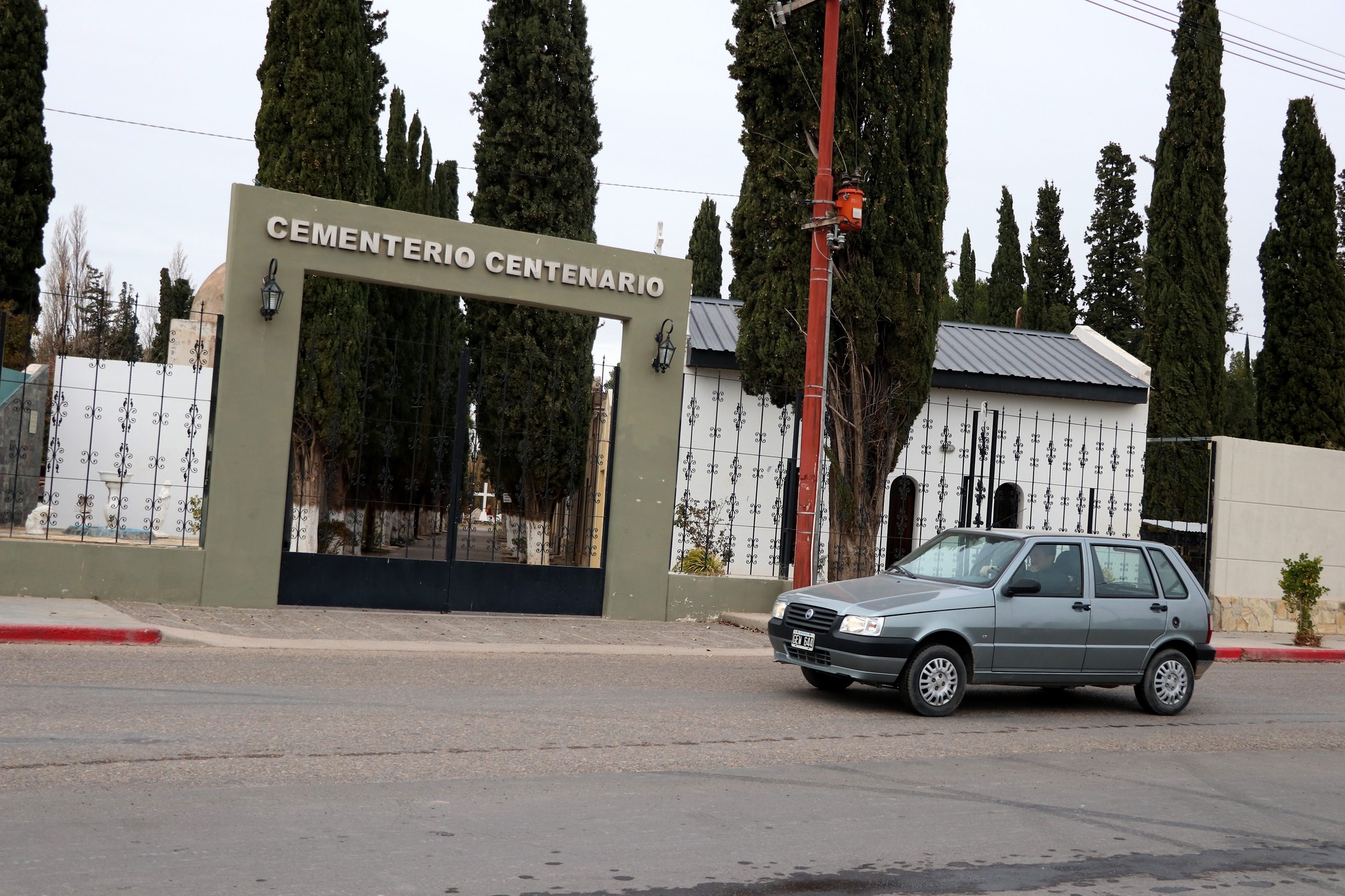 Cementerio casi al límite, en Centenario reiteran sobre el derecho de cremación gratuita thumbnail
