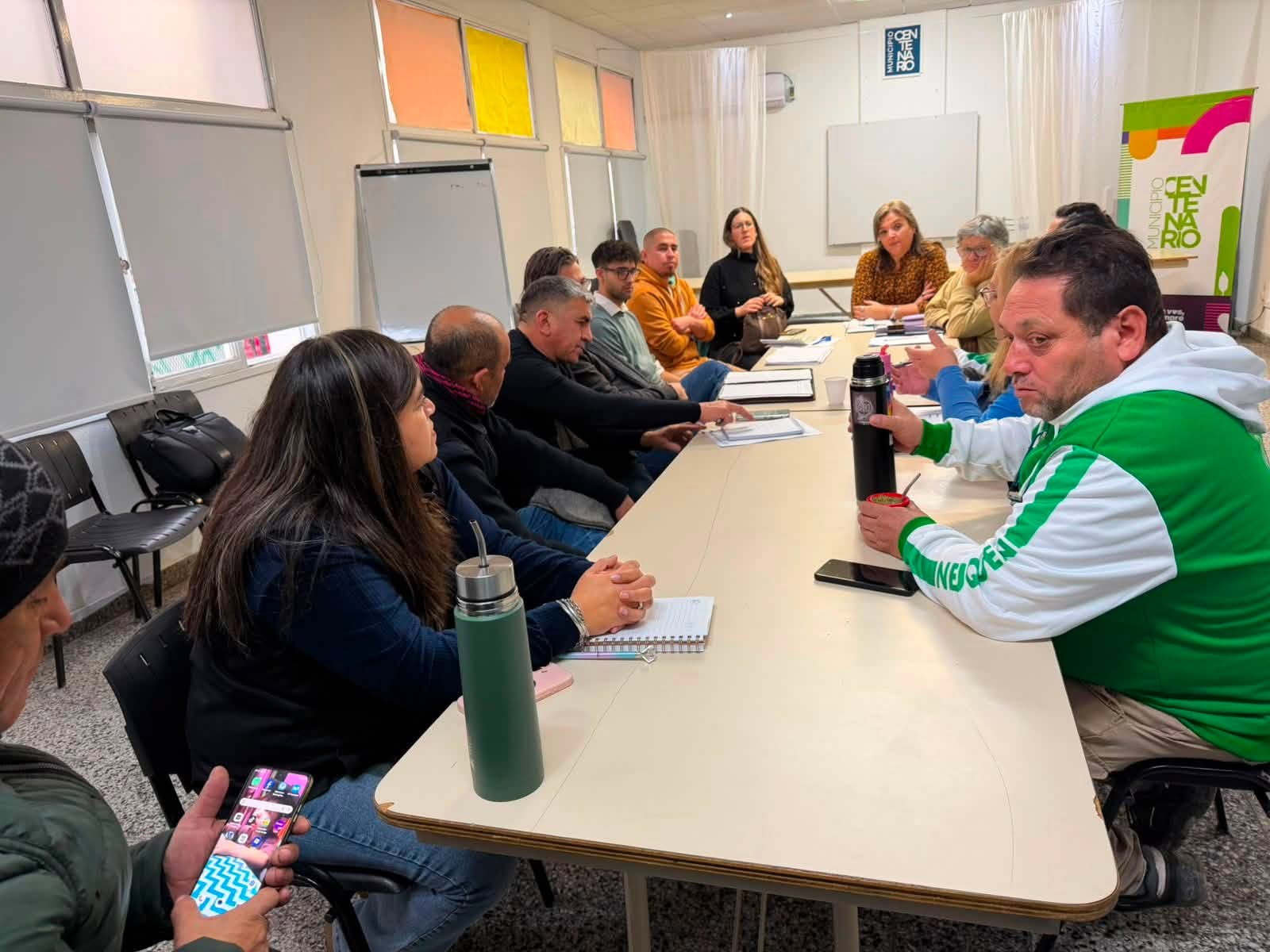 Imagen de la noticia "El municipio de Centenario suspendió la mesa tripartita con ATE por el conflicto con SOEMC" publicada por centenariodigital.com.ar